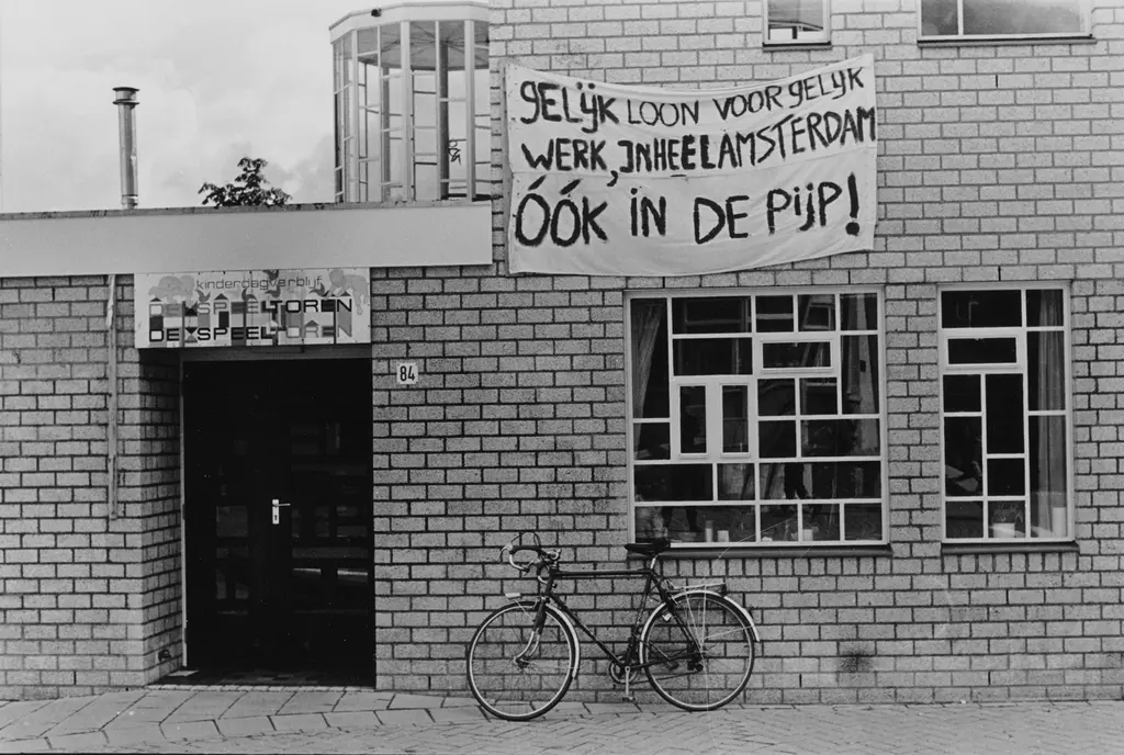 gelijk-loon-amsterdam_anne-vaillant_1988_collectie-iav-atria_100012153.jpg