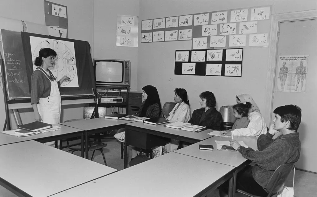 training_mieke-schlaman_1987_collectie-iav-atria.jpg
