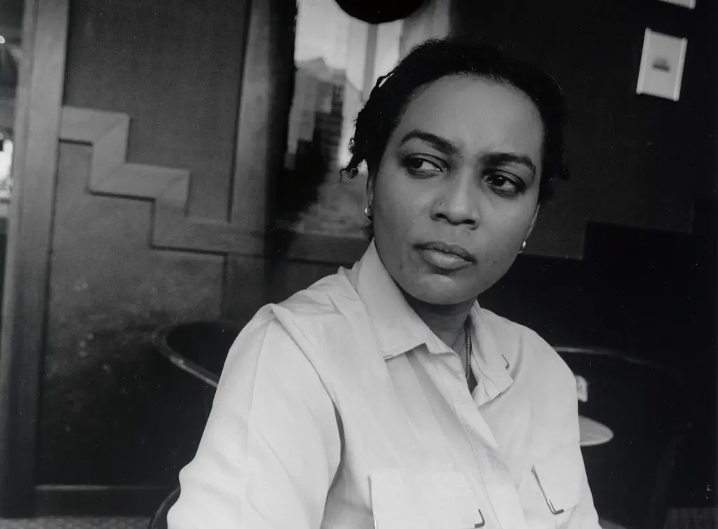 Astrid Roemer, 1990, fotograaf: Gon Buurman, <a href="https://hdl.handle.net/11653/phot100025438" target="_blank">Collectie IAV-Atria</a>