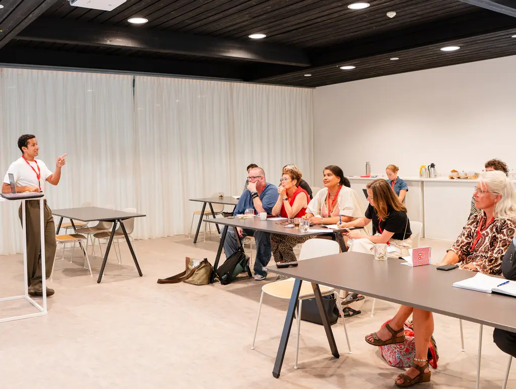 Javier Koole (Rutgers) in break-out sessie over gendergerelateerd geweld, fotograaf: Caecilia Rasch